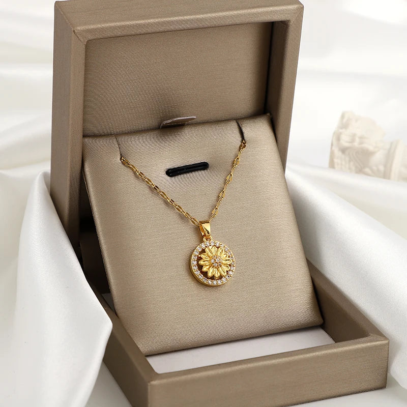 Golden Flower Zircon Necklace