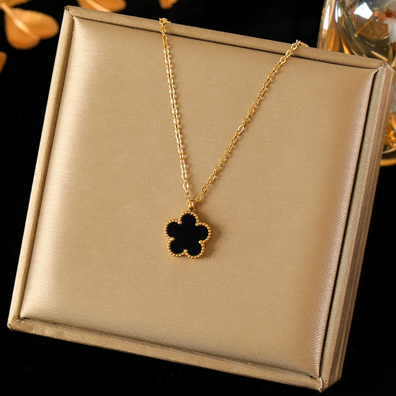 Clover Necklace